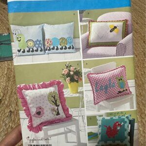 Simplicity Pillow Sewing Pattern (#1929)